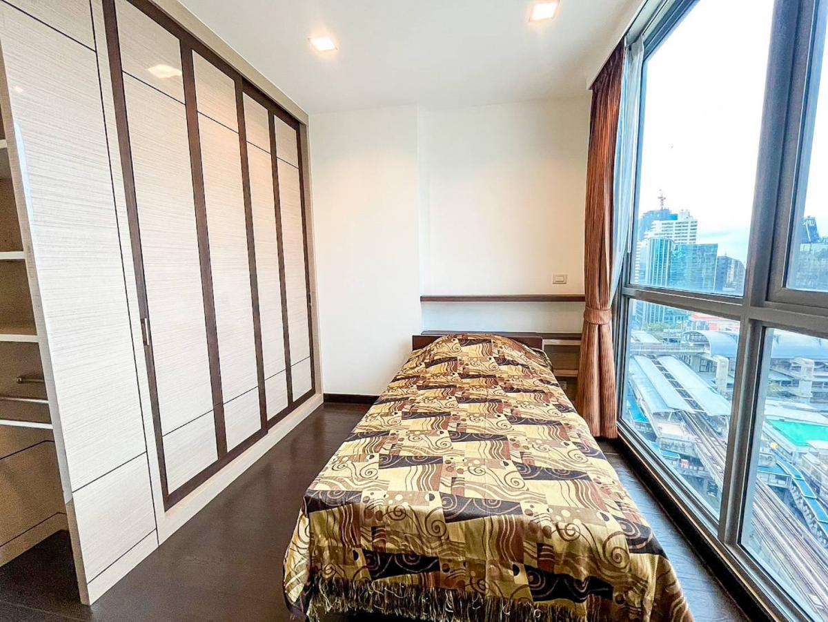 For RentCondoRatchathewi,Phayathai : Chill in the heart of Phaya Thai! 2 bedrooms, 2 bathrooms, ready to move in for 38,000 baht/month.Near BTS/MRT Phaya Thai, convenient for all travel!