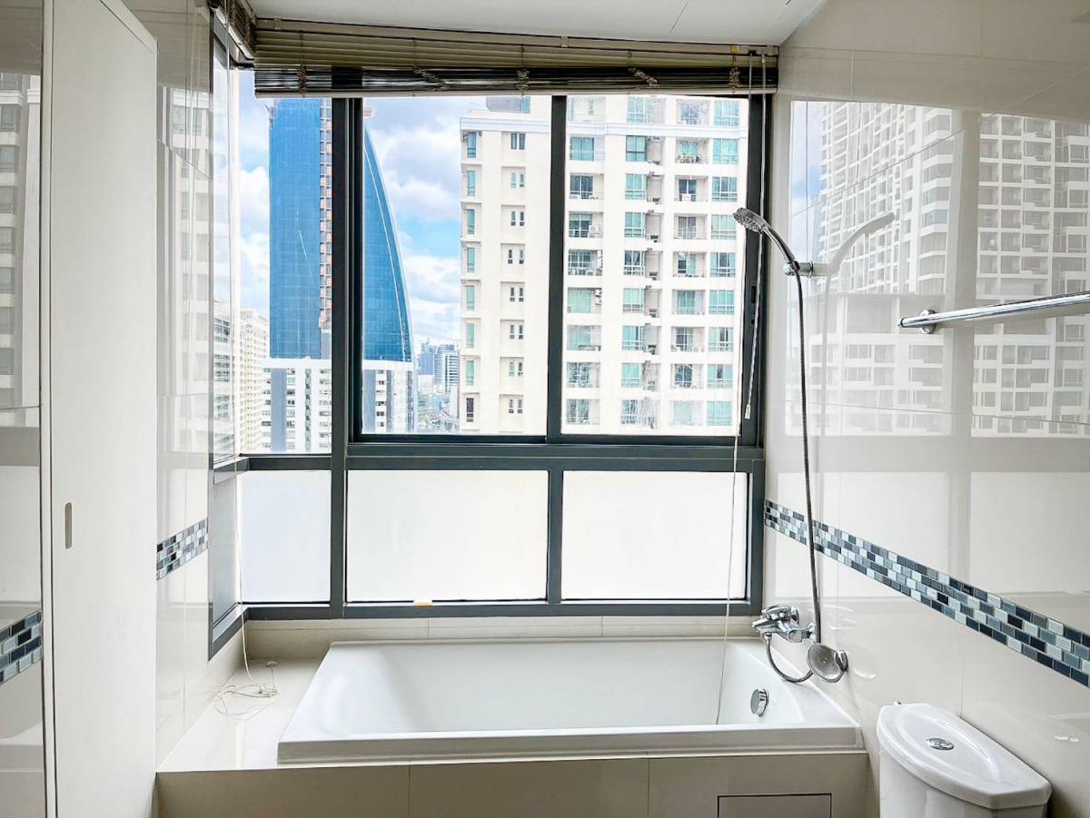 For RentCondoRatchathewi,Phayathai : Chill in the heart of Phaya Thai! 2 bedrooms, 2 bathrooms, ready to move in for 38,000 baht/month.Near BTS/MRT Phaya Thai, convenient for all travel!