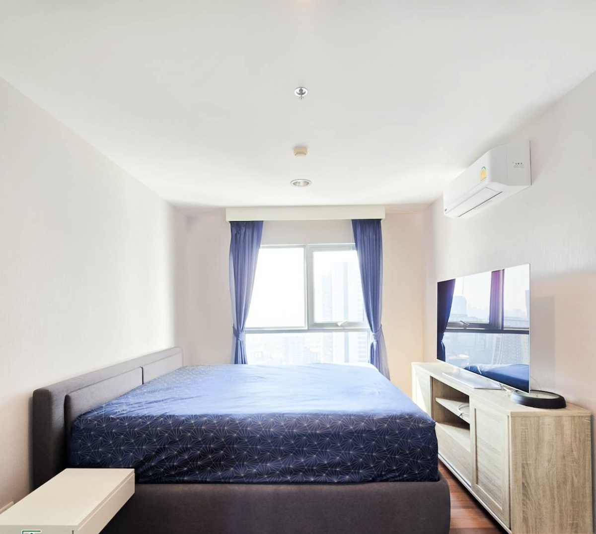 For RentCondoRama9, Petchburi, RCA : Belle Grand Rama 9 - Spacious 2 Bed Condo for Rent, 93 sqmNear BTS/MRT Rama 9 with complete facilities!