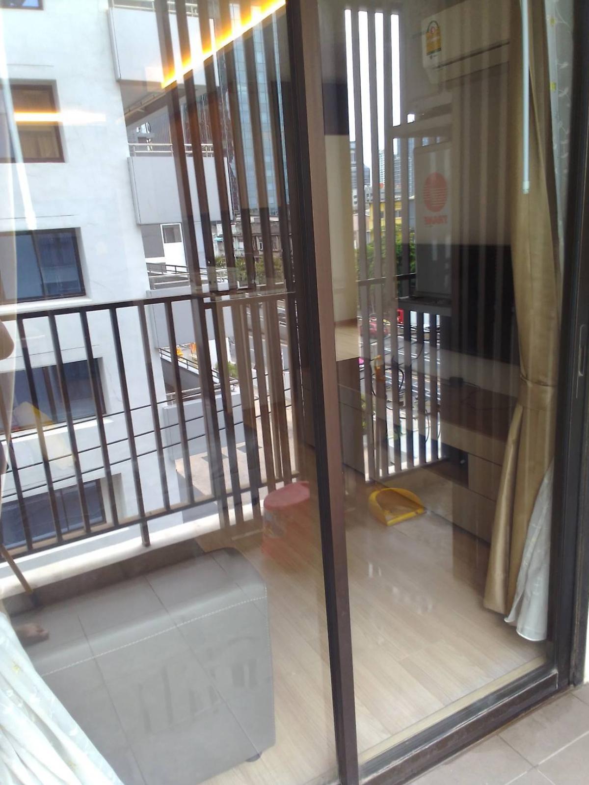 For RentCondoRatchathewi,Phayathai : 03/04/2026, Condo Maestro 12 near BTS Ratchathewi
2 bedrooms 30,000 baht/month with complete facilities! 0642748883