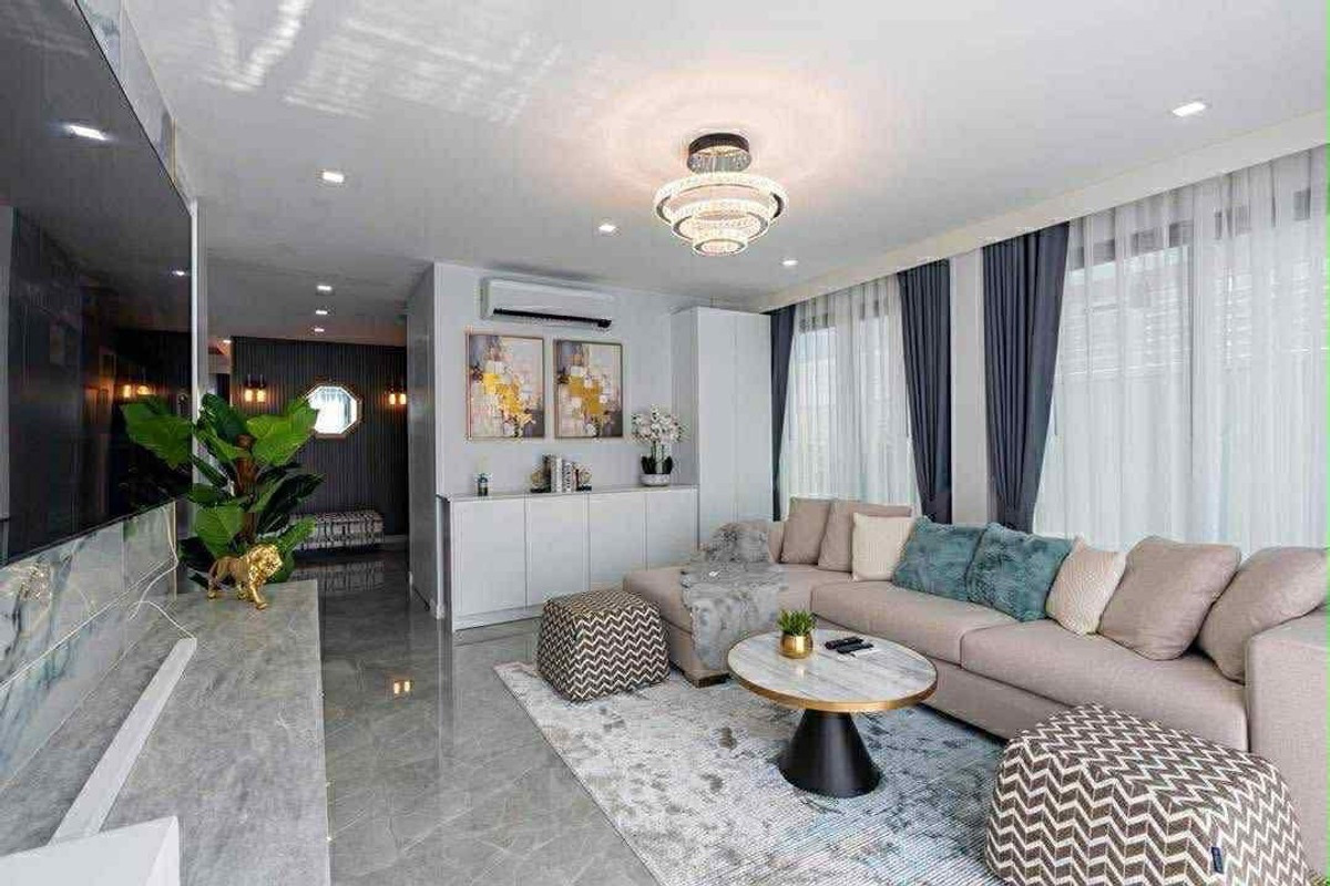 ขายพัทยา บางแสน ชลบุรี สัตหีบ : 🌴 🔥 HOT SALE – Jomtien Pool Villa 🔥 🌴Ready to move in!📍 Location: Jomtien Beach – Only 1 km from the beach!