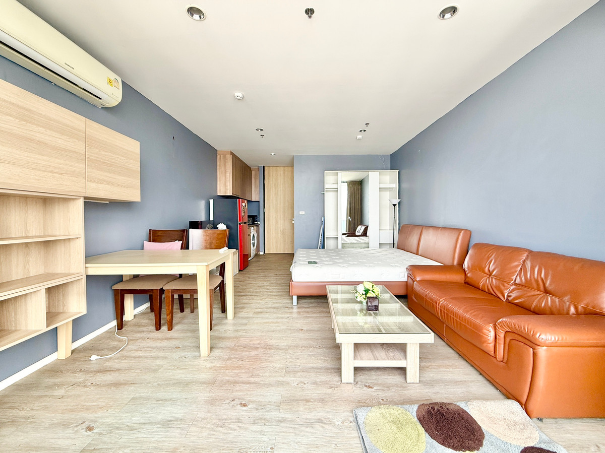 For SaleCondoLadprao, Central Ladprao : Urgent sale🌈✨ The issara Ladprao, high floor, very cheap price, beautiful view, only 2.99 MB. Call 092-2462653 Donut