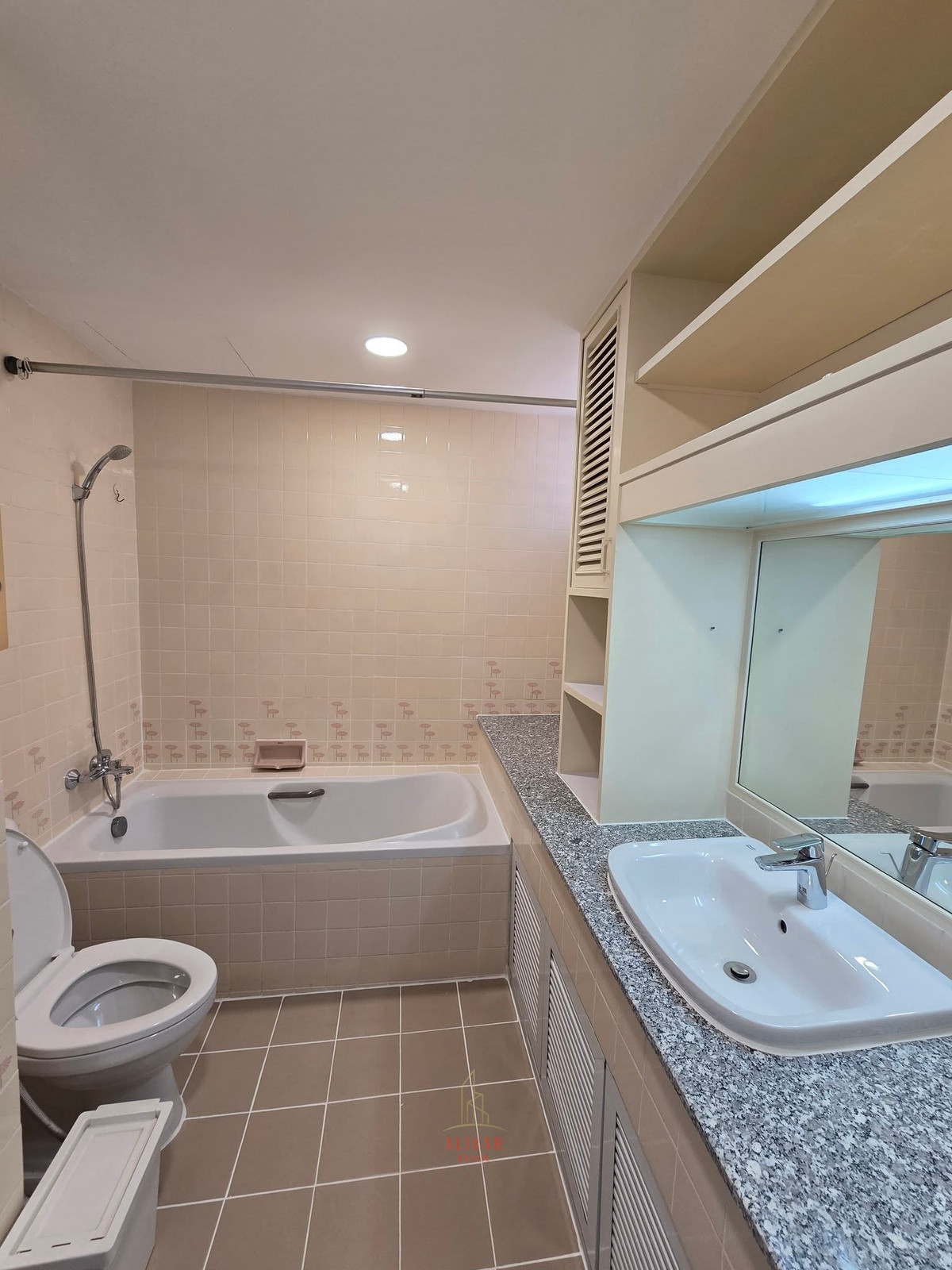 For RentCondoSukhumvit, Asoke, Thonglor : RC011726 Condo 2 Bed for Rent at Tai Ping Towers-Ekkamai near BTS Ekkamai/Thonglor