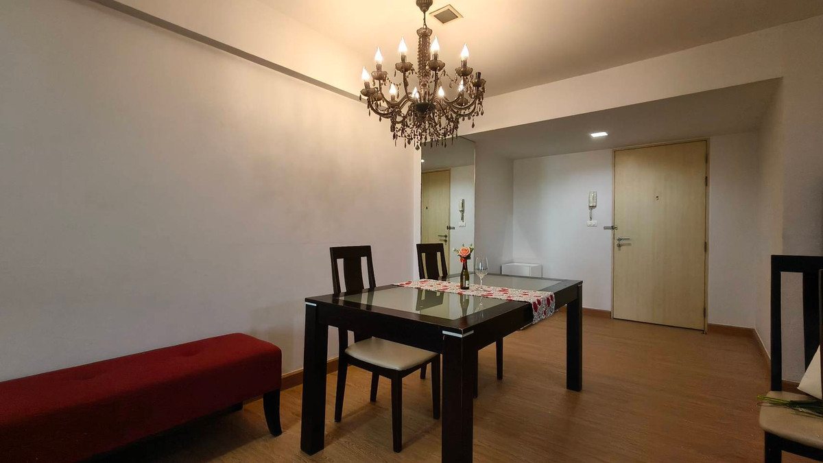 ขายคอนโดพระราม 9 เพชรบุรีตัดใหม่ RCA : ขาย 2 ห้องนอน ราคาสุดคุ้ม !  My Resort เดินไป มศว.ได้	