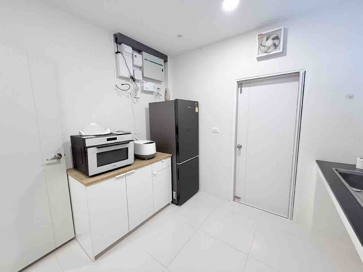 For SaleHouseBangna, Bearing, Lasalle : Discount of 1 million!! 🔥 Shocking value 🏡Centro Bangna - The most HOT detached house at this time 🔥 Next to Mega Bangna, only 1 kilometer • Hurry and make an appointment to view, there is only one house 081-152-6154 • 3 bedrooms, 164 sq m., only 8.5 mill