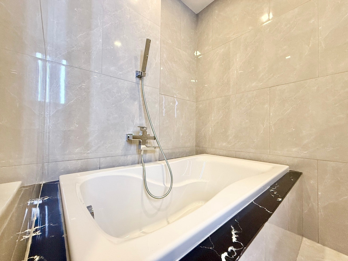 ขายคอนโดพระราม 9 เพชรบุรีตัดใหม่ RCA : 🔥 ขายด่วน 🔥  ถูกสุด ห้องสวย ตรงปก ห้องมุม กว้าง คุ้มมาก ราคานี้ไม่มีแล้ว Call 0619824959