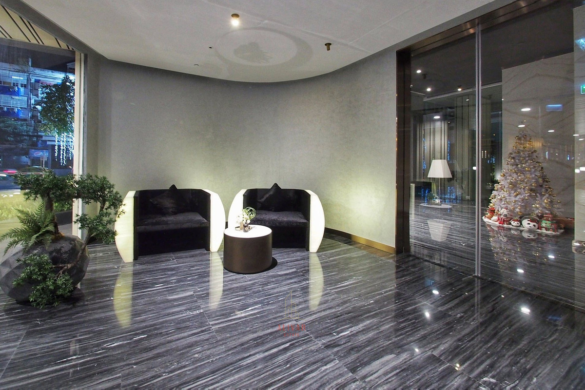 For RentCondoSukhumvit, Asoke, Thonglor : RC012126 Condo for rent at Rhythm Ekkamai near BTS Ekkamai