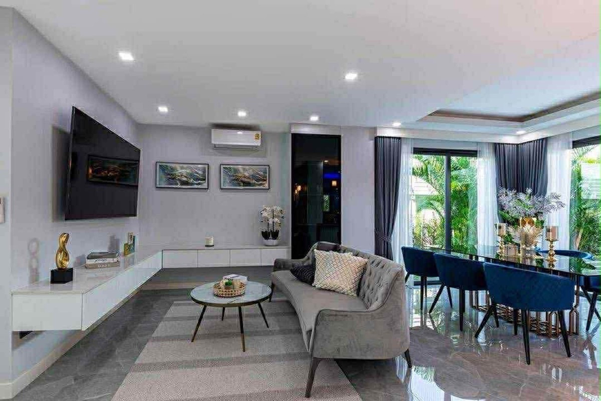 ขายพัทยา บางแสน ชลบุรี สัตหีบ : 🌴 🔥 HOT SALE – Jomtien Pool Villa 🔥 🌴Ready to move in!📍 Location: Jomtien Beach – Only 1 km from the beach!