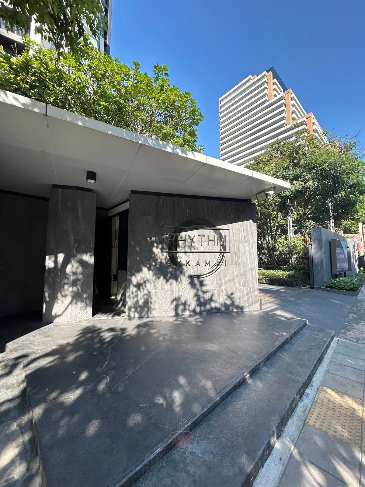 For RentCondoSukhumvit, Asoke, Thonglor : RC012126 Condo for rent at Rhythm Ekkamai near BTS Ekkamai