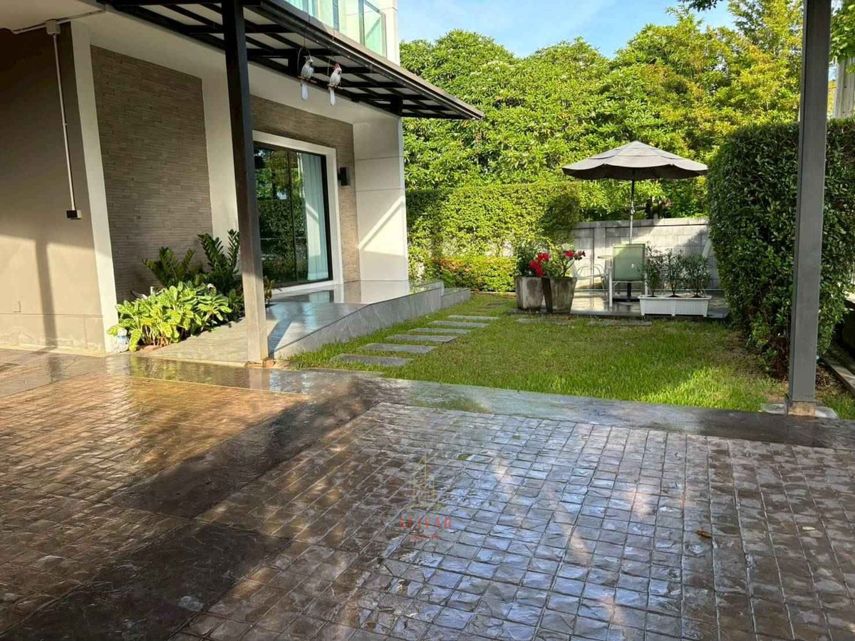 For RentHousePattanakan, Srinakarin : RH010826 For rent, 2-storey detached house, 4 bedrooms, corner house at The City Pattanakarn.