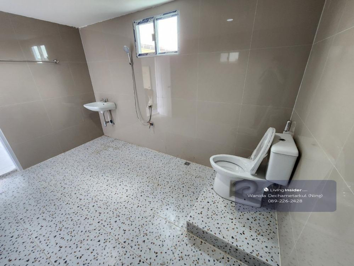 For SaleShop HousePinklao, Charansanitwong : Renovated house for sale, 3 floors, 2 units, Soi Charansanitwong 25, has 3 bedrooms, 3 bathrooms, usable area 330 sq m.