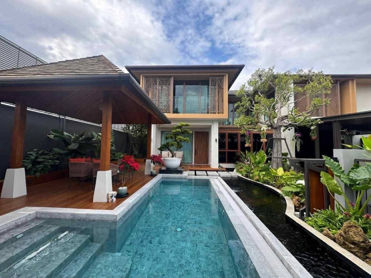 บ้านนวมินทร์ รามอินทรา : H000019 ขาย / ให้เช่า Pool Villa หรู โครงการบุราสิริ วัชรพล
บ้านเดี่ยวหรู พร้อมสระว่ายน้ำส่วนตัว 4 ห้องนอน | 6 ห้องน้ำ 1 ห้องแม่บ้าน ขาย39.5ล้านบาทเท่านั้น /เช่า 450,000บาทต่อเดือน บ้านสวยพร้อมอยู่ 