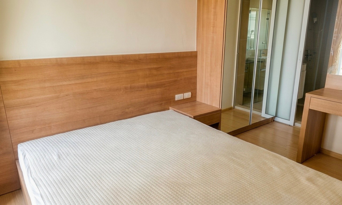 For RentCondoOnnut, Udomsuk : Rhythm Sukhumvit 50 Condo for Rent 🌤️ Open city view, unblocked and airy ☕ Cozy corner to enjoy the view with your coffee🚆 Close to BTS On Nut