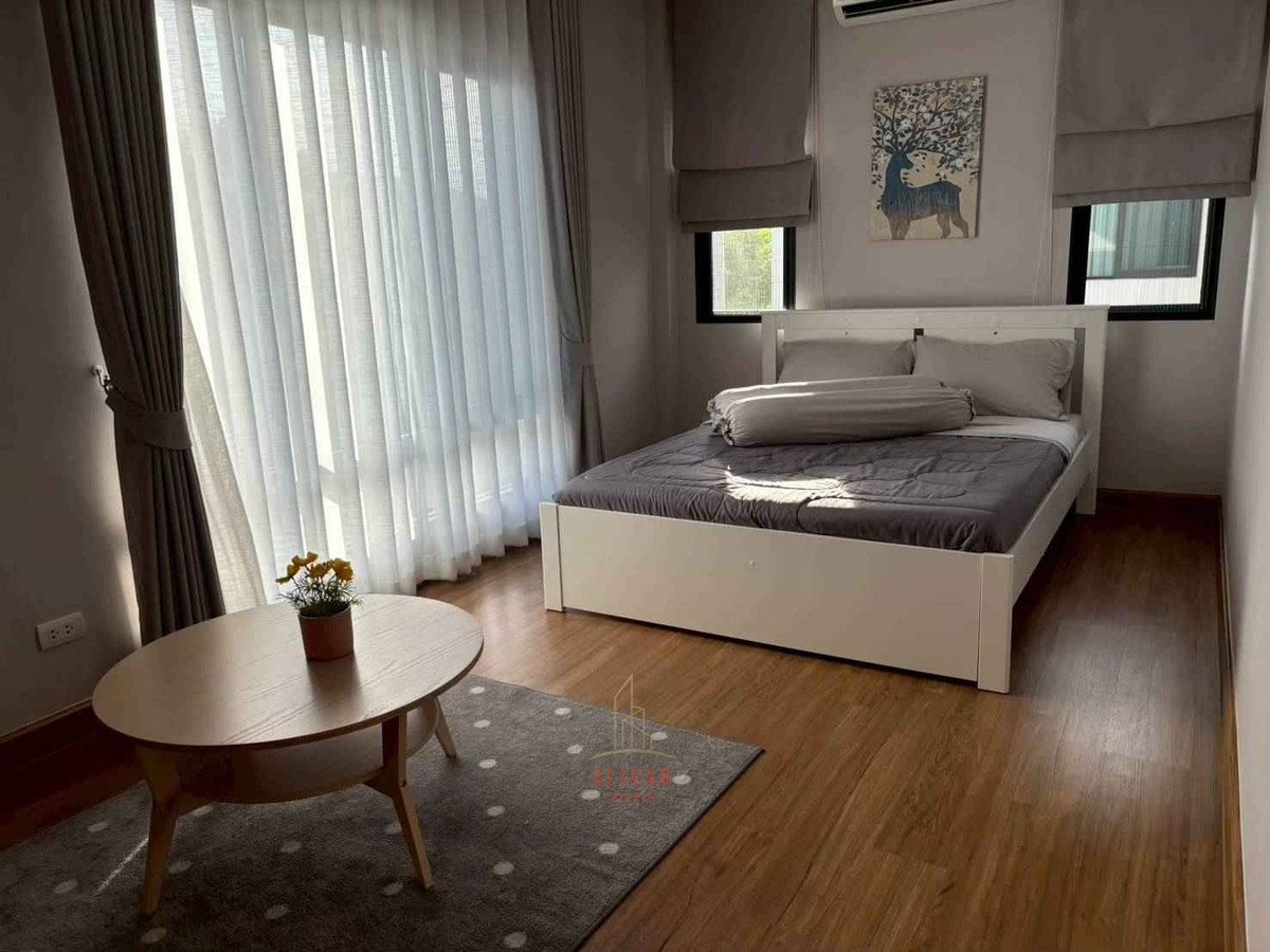 For RentHousePattanakan, Srinakarin : RH010826 For rent, 2-storey detached house, 4 bedrooms, corner house at The City Pattanakarn.