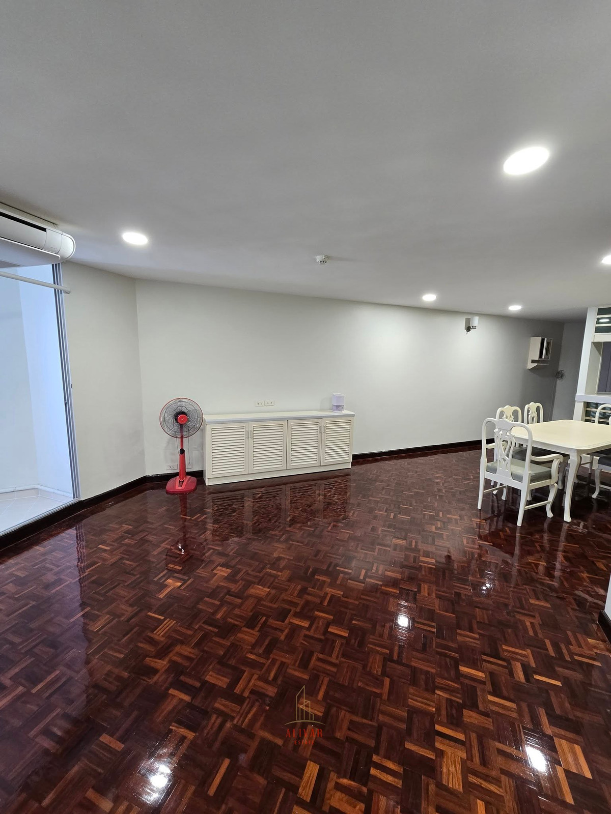 For RentCondoSukhumvit, Asoke, Thonglor : RC011726 Condo 2 Bed for Rent at Tai Ping Towers-Ekkamai near BTS Ekkamai/Thonglor