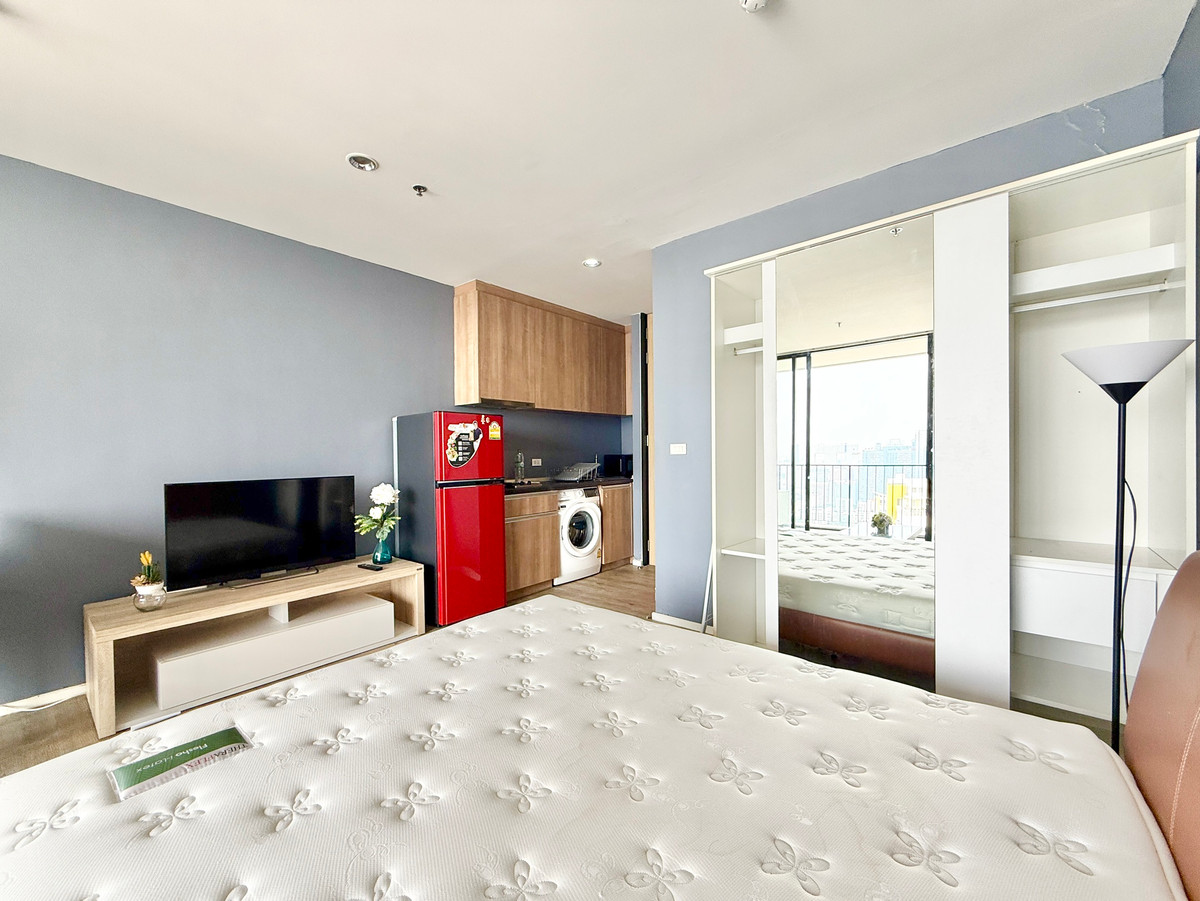 For SaleCondoLadprao, Central Ladprao : Urgent sale🌈✨ The issara Ladprao, high floor, very cheap price, beautiful view, only 2.99 MB. Call 092-2462653 Donut