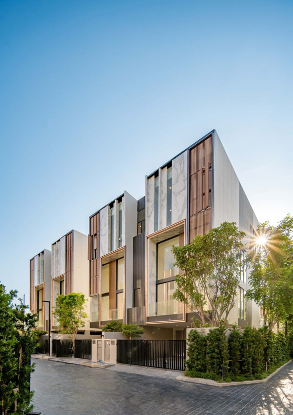 ขายทาวน์โฮมลาดพร้าว เซ็นทรัลลาดพร้าว : ✨ For Sale: Novel Residence Ladprao 18 ✨ 💰 Only 28,900,000 THB หลังนี้คือบ้านตัวอย่างได้ทุกอย่างแบบในรูปครับ ราคาดีสุดครับ ทำเลดีมากครับ เพียงซื้อผ่านเรา ทางเรายินดีมอบCash Backหลังโอนให้พิเศษ มีบ้านพร้อมนัดชมครับ สนใจติดต่อ คุณเจมส์มาร์ ผู้จัดการ