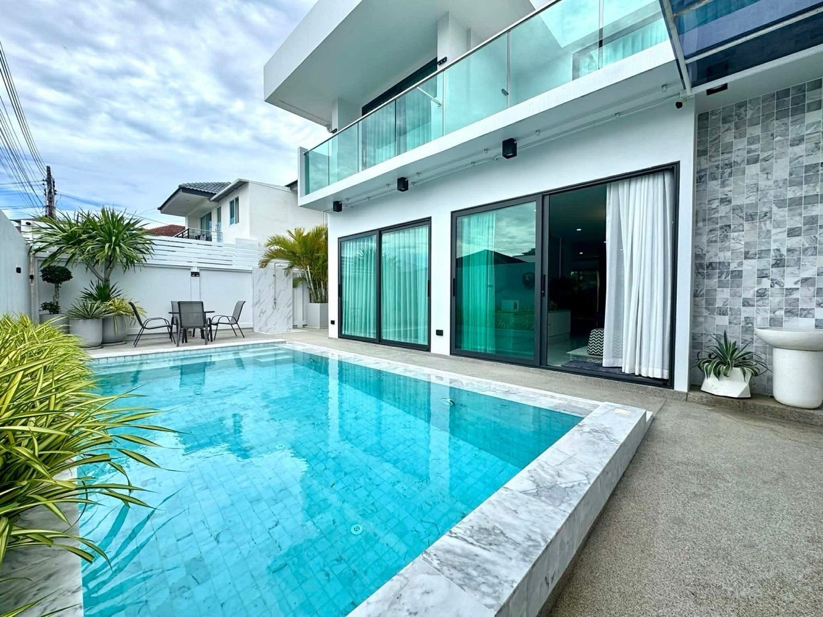 ขายพัทยา บางแสน ชลบุรี สัตหีบ : 🌴 🔥 HOT SALE – Jomtien Pool Villa 🔥 🌴Ready to move in!📍 Location: Jomtien Beach – Only 1 km from the beach!