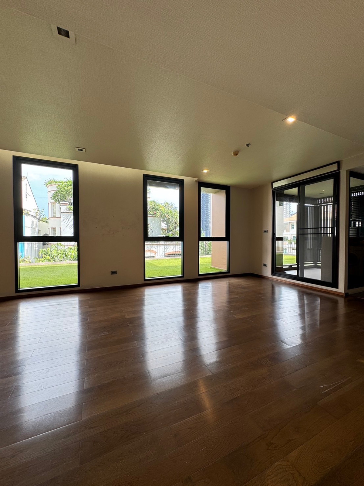 คอนโดสาทร นราธิวาส : ขายด่วน The Hudson Sathorn 7 , ราคาสุดพิเศษ, 3 ห้องนอน