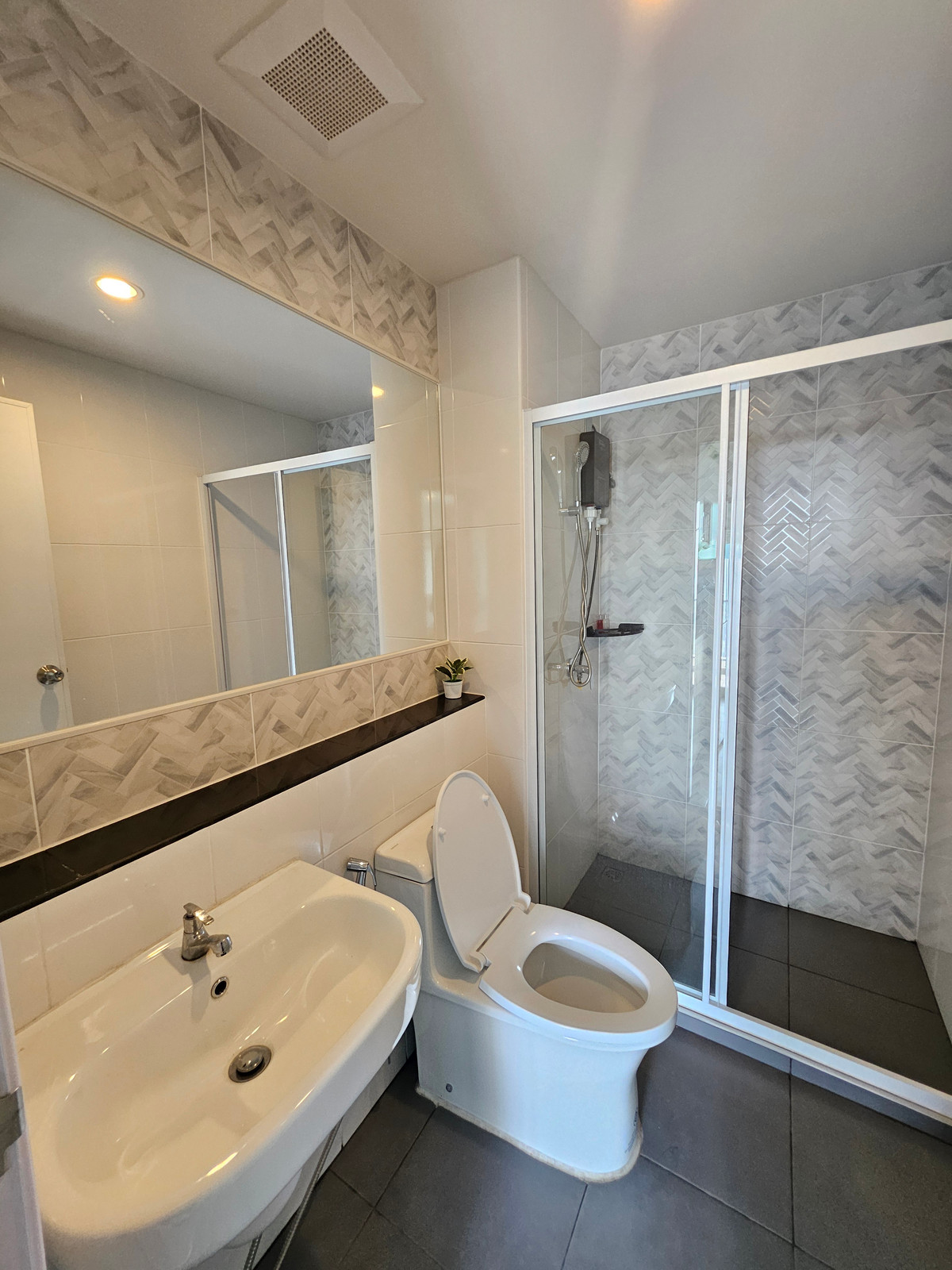 ให้เช่าคอนโดท่าพระ ตลาดพลู วุฒากาศ : วิวหลักล้าน! ชั้น 35+ สูงที่สุดสะใจ @Regent Home วุฒากาศ เพียง 150ม. ถึง BTS