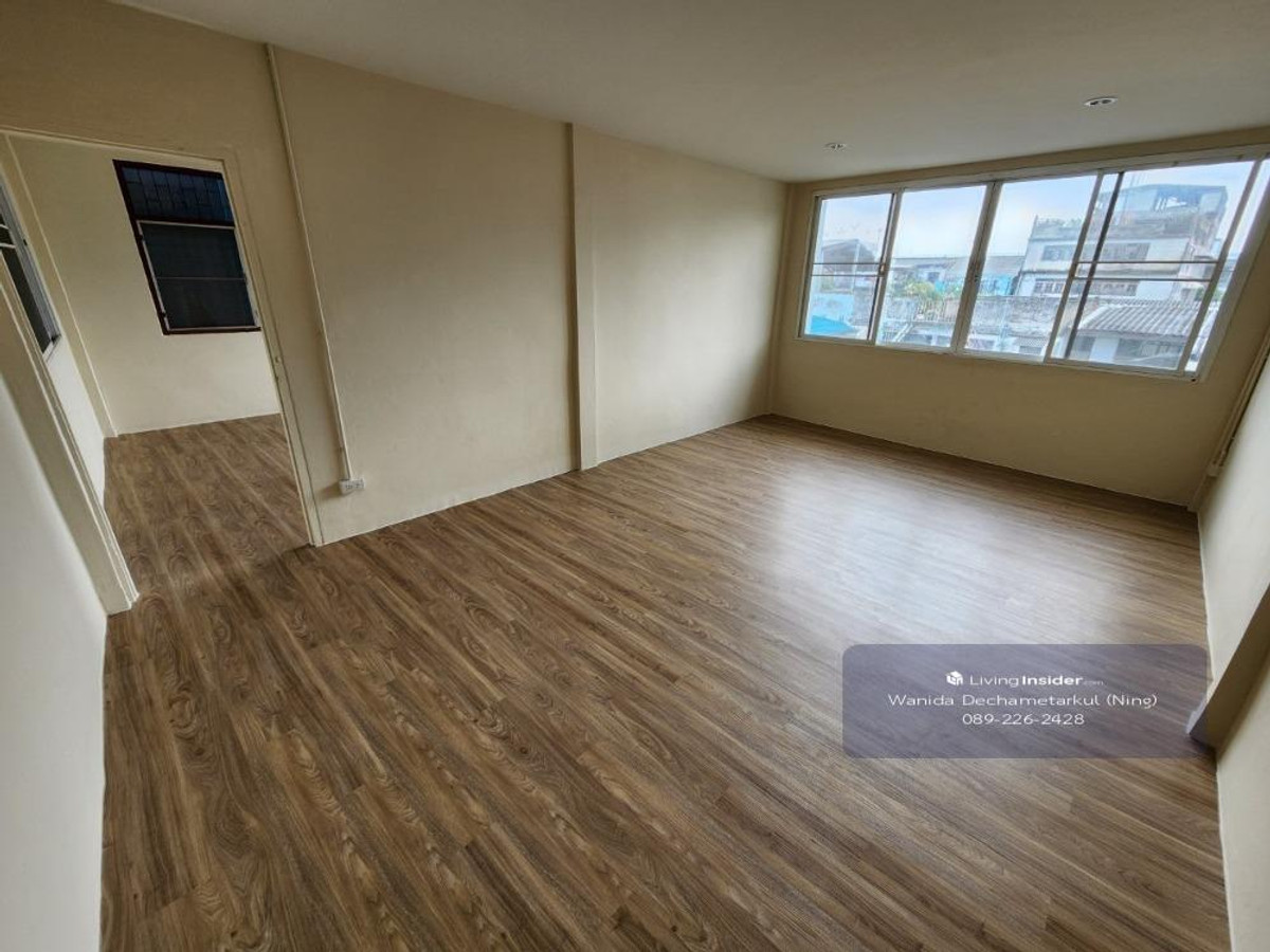 For SaleShop HousePinklao, Charansanitwong : Renovated house for sale, 3 floors, 2 units, Soi Charansanitwong 25, has 3 bedrooms, 3 bathrooms, usable area 330 sq m.