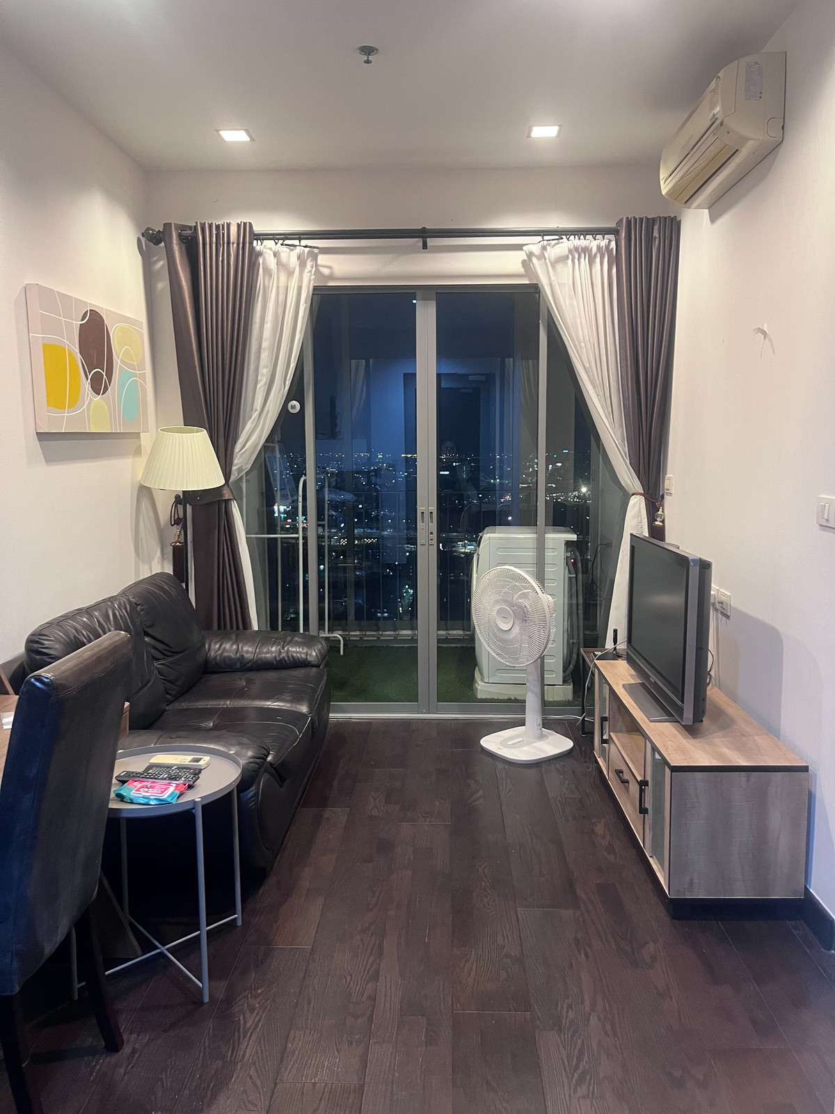 For RentCondoRatchathewi,Phayathai : Condo for rent Ideo Q Phayathai  high floor 35 unblock view fully furnished ready to move in