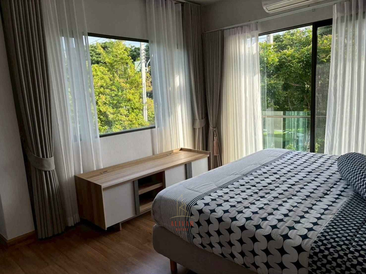 For RentHousePattanakan, Srinakarin : RH010826 For rent, 2-storey detached house, 4 bedrooms, corner house at The City Pattanakarn.