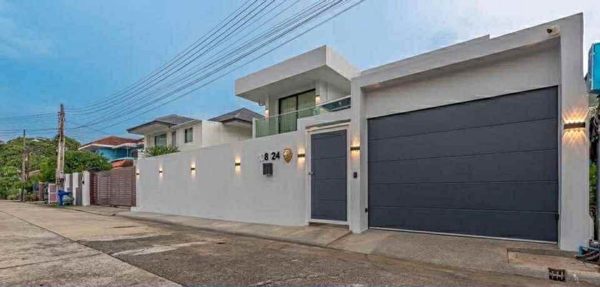 ขายพัทยา บางแสน ชลบุรี สัตหีบ : 🌴 🔥 HOT SALE – Jomtien Pool Villa 🔥 🌴Ready to move in!📍 Location: Jomtien Beach – Only 1 km from the beach!