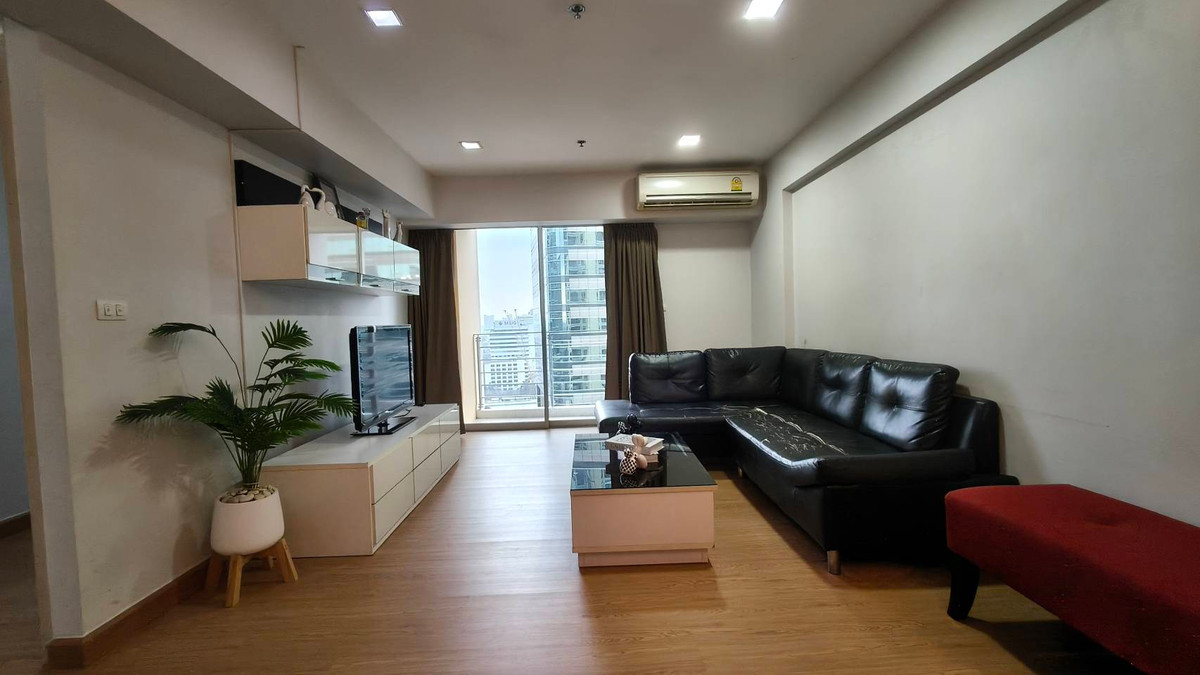 ขายคอนโดพระราม 9 เพชรบุรีตัดใหม่ RCA : ขาย 2 ห้องนอน ราคาสุดคุ้ม !  My Resort เดินไป มศว.ได้	