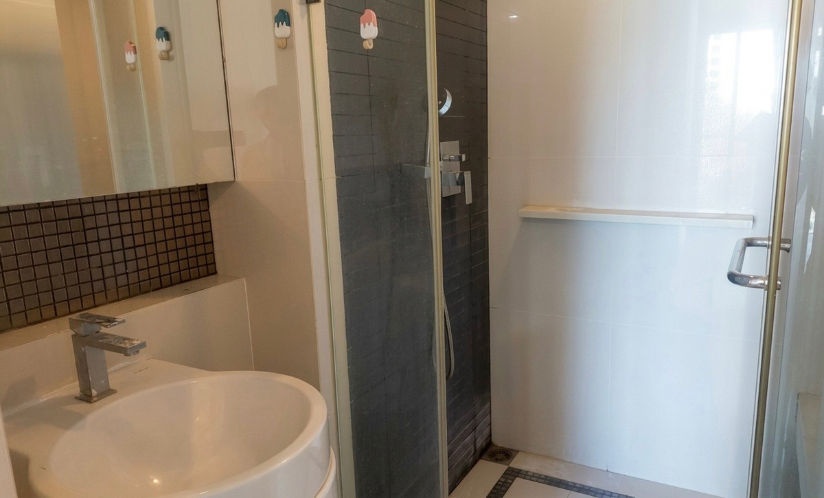 For RentCondoOnnut, Udomsuk : Rhythm Sukhumvit 50 Condo for Rent 🌤️ Open city view, unblocked and airy ☕ Cozy corner to enjoy the view with your coffee🚆 Close to BTS On Nut