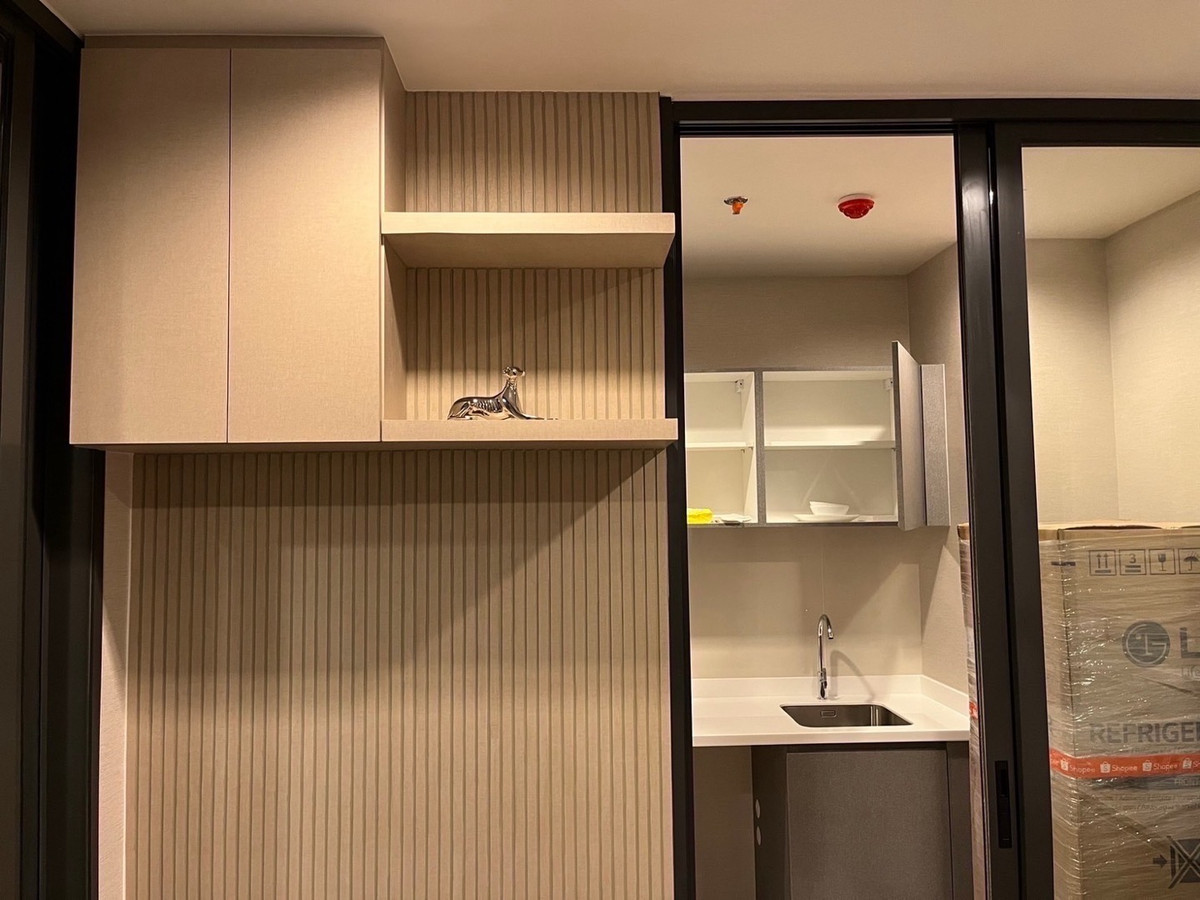 ให้เช่าคอนโดพระราม 9 เพชรบุรีตัดใหม่ RCA : ให้เช่า Life Asoke Hype(ไลฟ์ อโศก ไฮป์) 1 ห้องนอน 1ห้องน้ำ ครัวแยก  35 ตรม.ชั้น 19 วิวสวย เฟอร์และเครื่องใช้ไฟฟ้าครบ 25,000 บาท