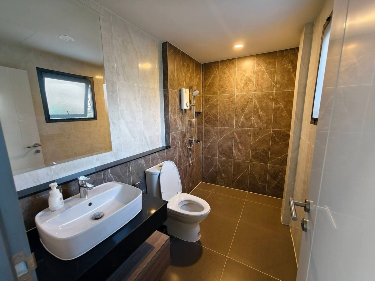 For RentHouseLadkrabang, Suwannaphum Airport : Luxury house for rent, The City Sukhumvit-On Nut.