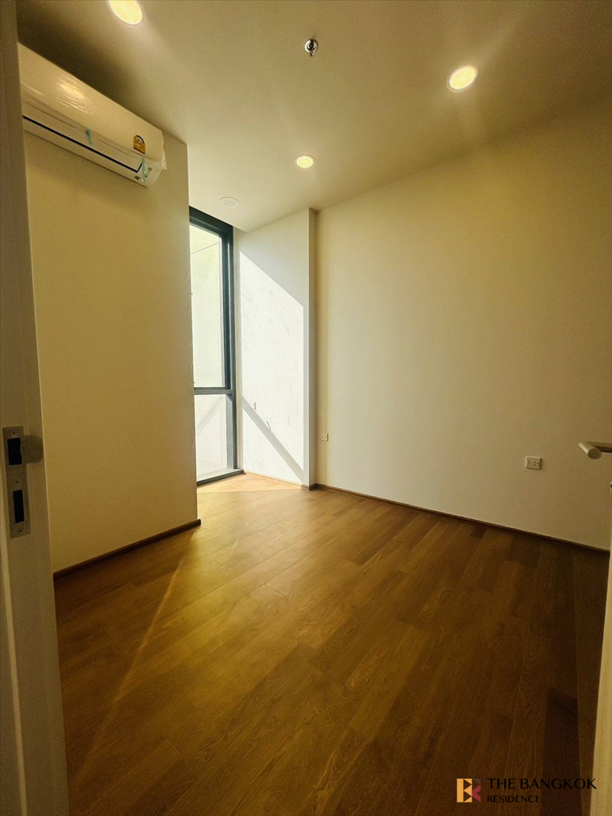 For SaleCondoRatchathewi,Phayathai : 🔥 Best Deal🔥 Wish Signature II Midtown 1B1B 34sqm. Just 6.89MB All in Only Call Ms.Angel(Aumi)0658209572