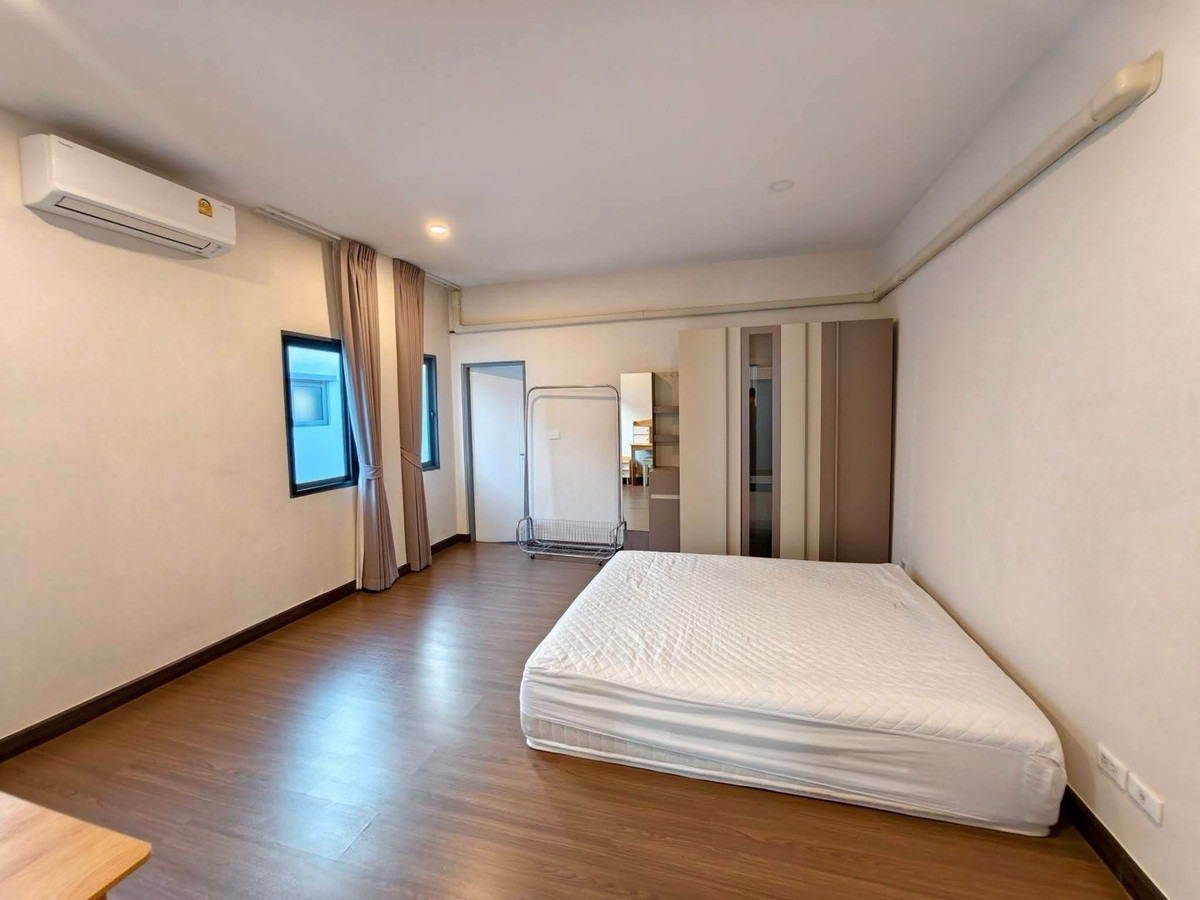 For RentHouseLadkrabang, Suwannaphum Airport : Luxury house for rent, The City Sukhumvit-On Nut.