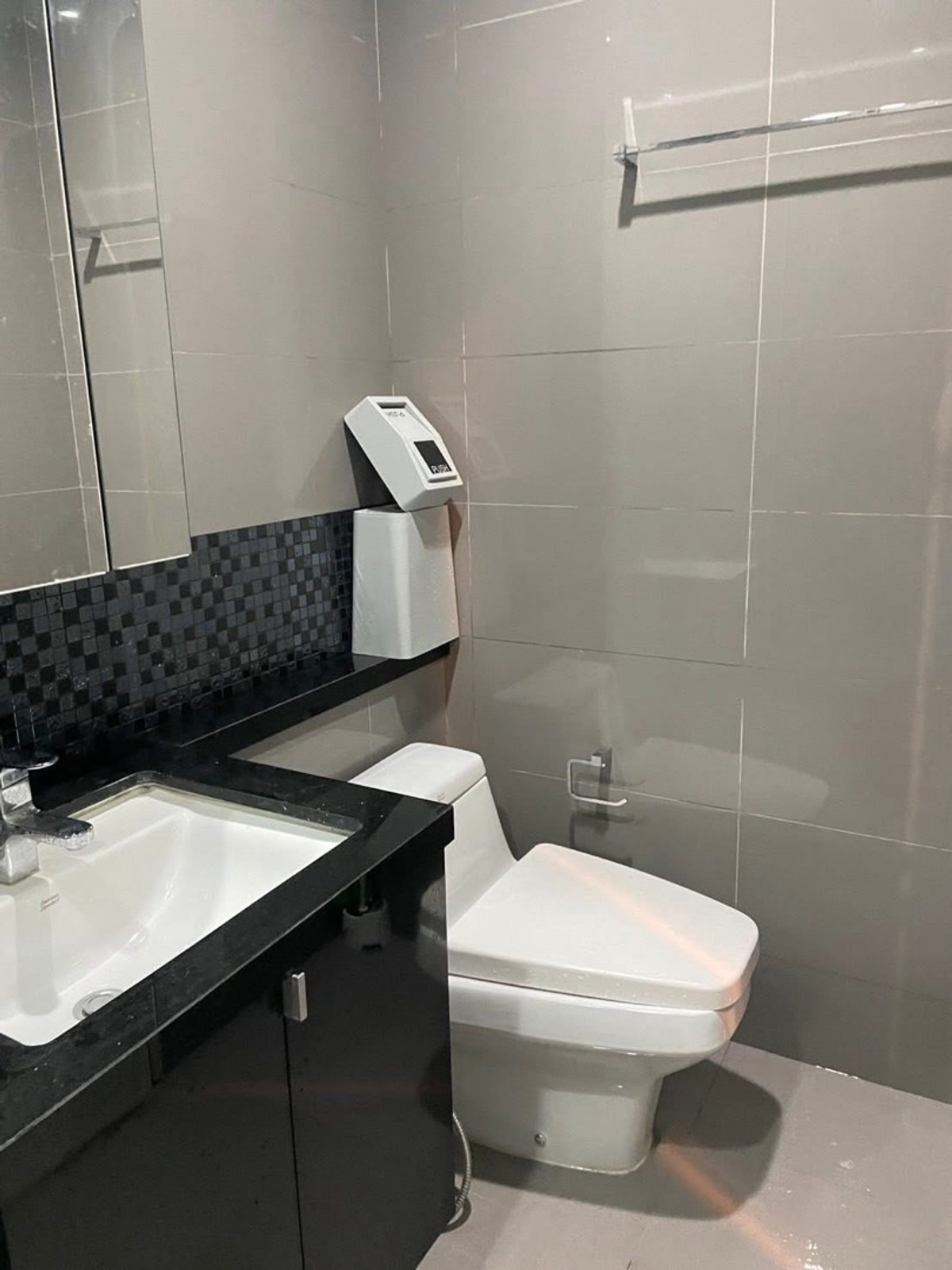 ให้เช่าคอนโดลาดพร้าว เซ็นทรัลลาดพร้าว : ให้เช่า คอนโด M Ladprao เลี้ยงสัตว์ได้🐾 ขนาดห้อง : 39 ตร.ม ชั้น : 9 วิว : สระว่ายนำ้ ราคา : 25,000 บาท สถานที่ใกล้เคียง : ติด bts สถานีห้าแยกลาดพร้าว