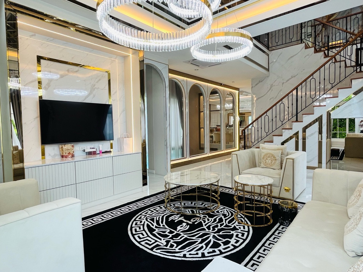 ให้เช่าบ้านปทุมธานี รังสิต ธรรมศาสตร์ : เช่าแกรนดิโอ วิภาวดีรังสิต  มีสระว่ายน้ำ แต่งไป 6ล้าน บ้านหลังมุมใหญ่สุด 450ตร.ม สวยกว่านางฟ้า