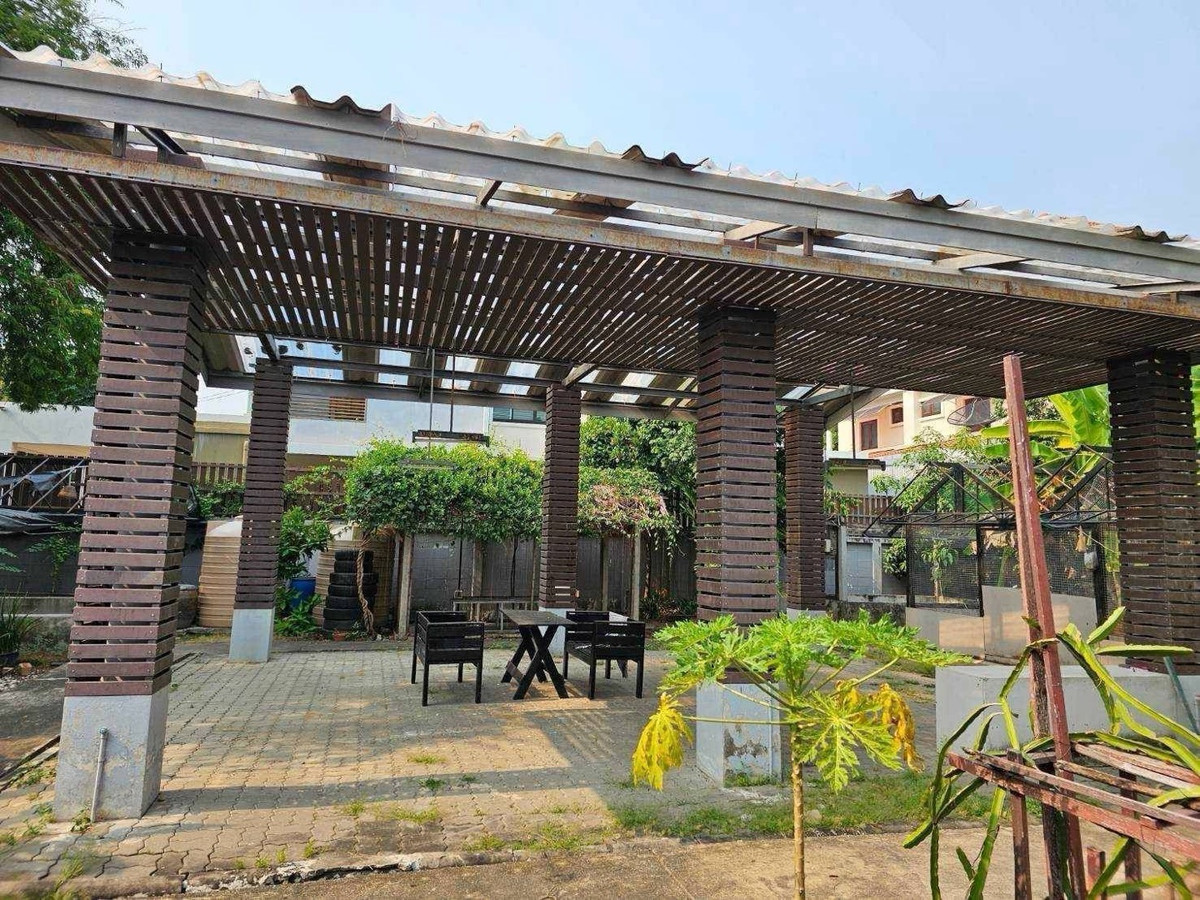 บ้านลาดพร้าว เซ็นทรัลลาดพร้าว : ขายและให้เช่าบ้านสวน ลาดพร้าว 1  ใกล้ MRT ลาดพร้าว และ BTS แยกลาดพร้าว เหมาะอยู่อาศัยและทำธุรกิจ