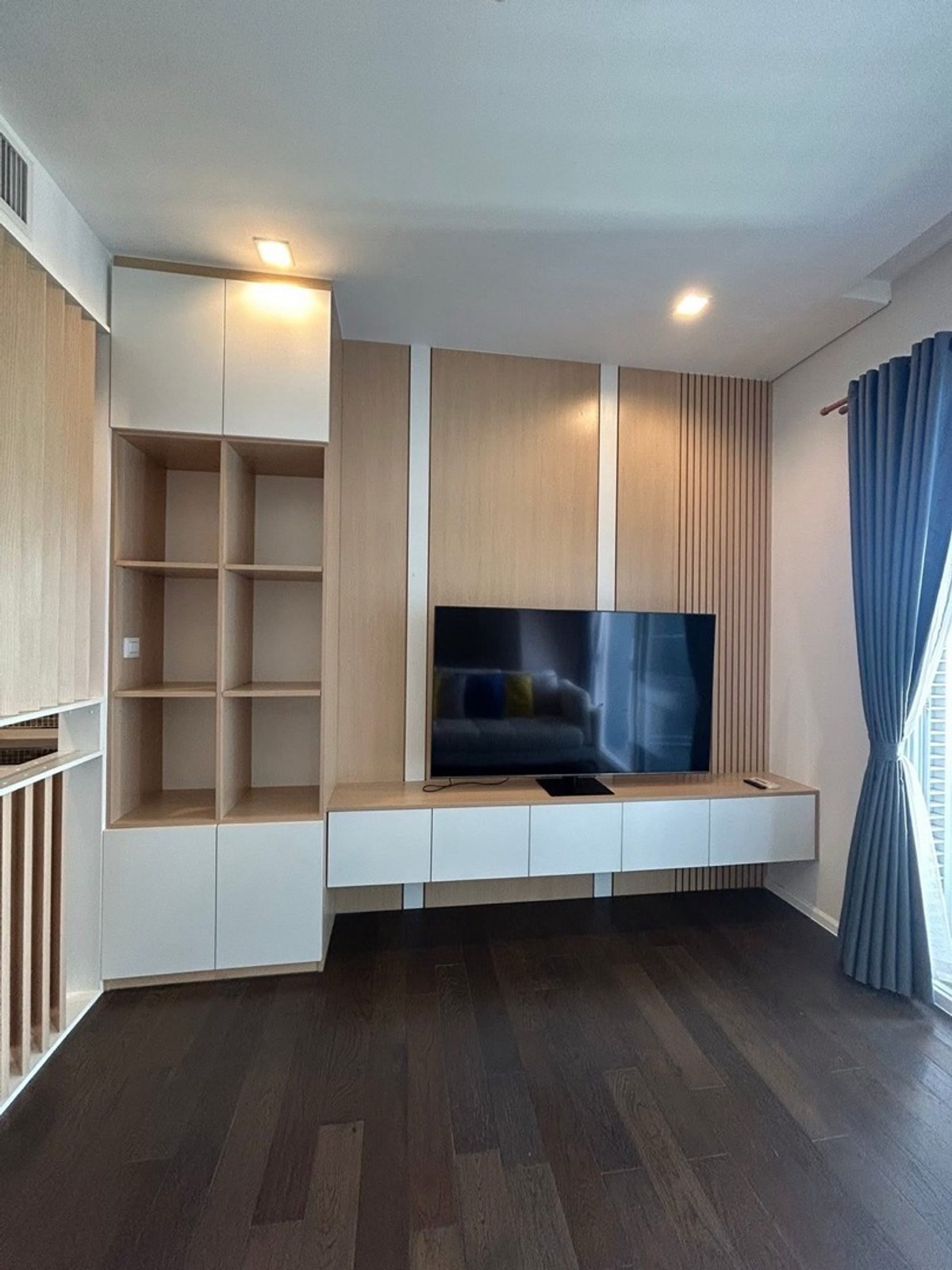 ให้เช่าคอนโดลาดพร้าว เซ็นทรัลลาดพร้าว : ให้เช่า คอนโด The Saint Residence ลาดพร้าวขนาดห้อง : 57 ตร.ม 2ห้องนอน 2 ห้องน้ำ ชั้น : 22 ตึก/อาคาร : G ราคา : 29,000 บาท สถานที่ใกล้เคียง : Mrt พหลโยธิน