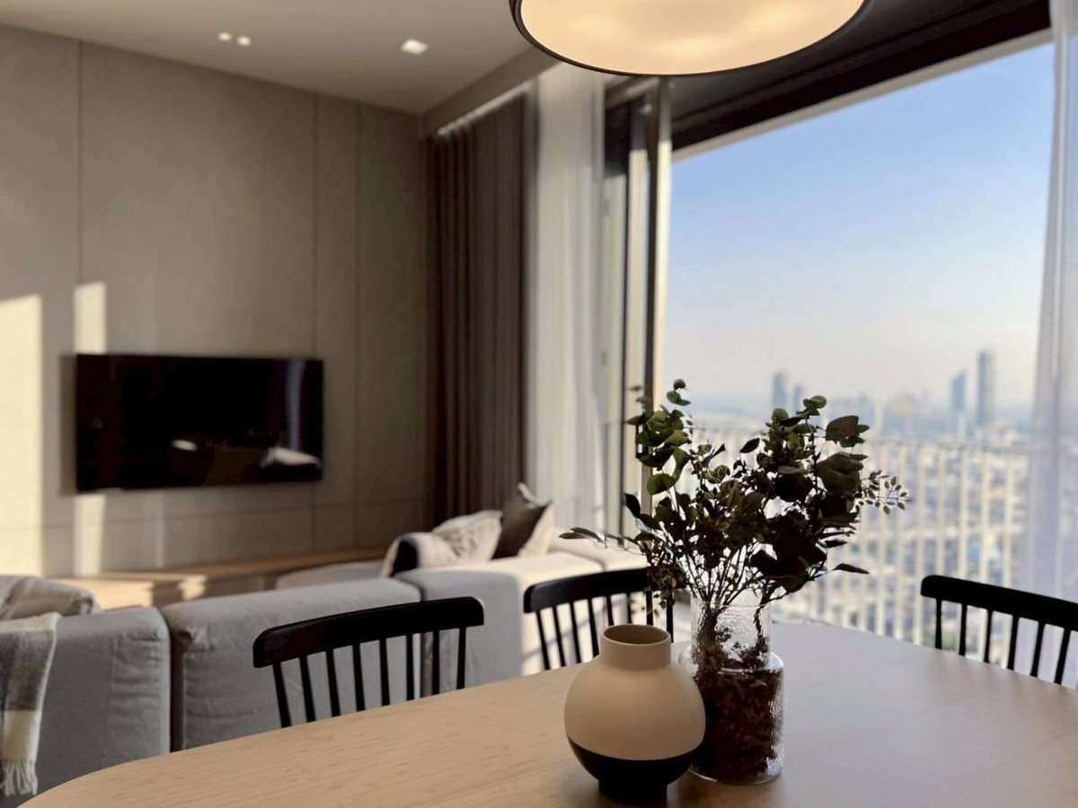 ขายคอนโดสาทร นราธิวาส : ขายด่วน คอนโด Rhythm เจริญกรุง-พาวิลเลียน 2 นอน 3 น้ำ 1 ห้องแม่บ้าน ตกแต่ง Built-in อย่างดี ตามภาพ ห้องใหม่ ไม่เคยเข้าอยู่ เข้าอยู่ได้เลย