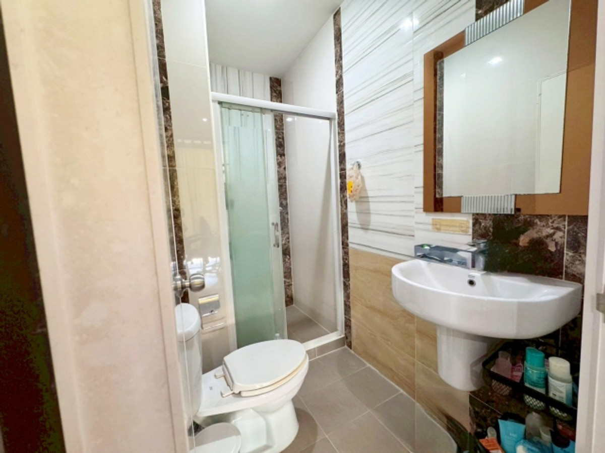 ขายทาวน์โฮมเกษตร นวมินทร์ ลาดปลาเค้า : ขาย ทาวน์เฮ้าส์ 2 ชั้น โกลเด้น ทาวน์ 3 ลาดพร้าว เกษตรนวมินทร์ 21.7 ตรว 117 ตรม 4 นอน 3 น้ำ บ้านหลังมุม