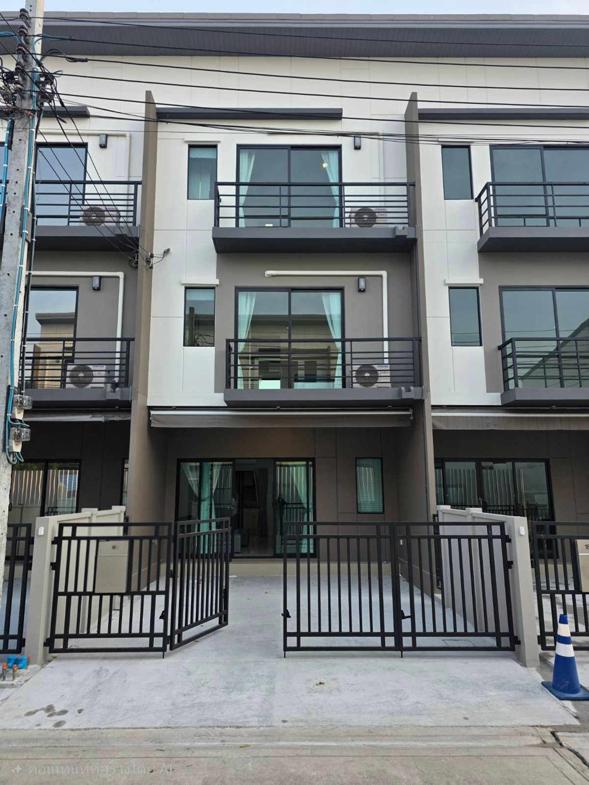 ให้เช่าทาวน์โฮมเกษตรศาสตร์ รัชโยธิน : ให้เช่าทาวน์โฮม บ้านกลางเมือง พหลฯ - รามอินทรา ใกล้ แม็คโคร เทพรักษ์ เพียง 3 นาที