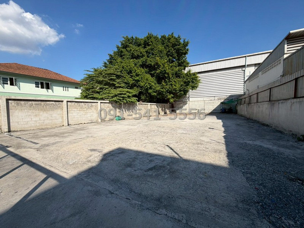 ขายที่ดินอ่อนนุช อุดมสุข : ขายที่ดินเปล่า 100 ตารางวา ริมถนน ซอยอ่อนนุช 69 มีรายได้ค่าเช่า ถมแล้ว ทำแนวเขตชัดเจน พร้อมประตูเหล็ก ใช้งานเป็นลานจอดรถ