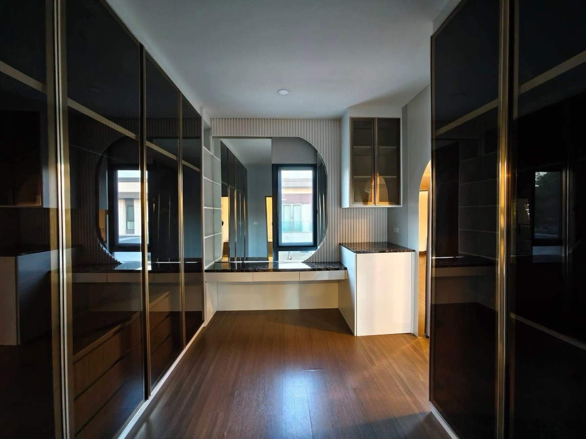 For RentHouseLadkrabang, Suwannaphum Airport : Luxury house for rent, The City Sukhumvit-On Nut.