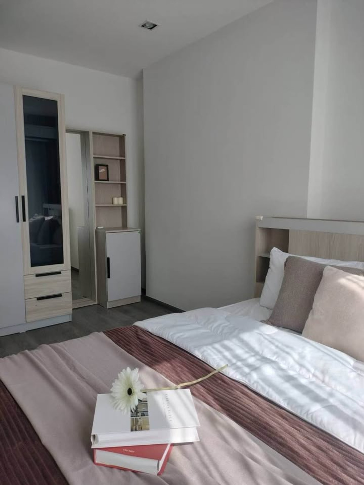 For RentCondoPattanakan, Srinakarin : Condo for Rent: Rich Park @ Triple Station Rama 9 Nearest MRT: Phra Ram 9 Station