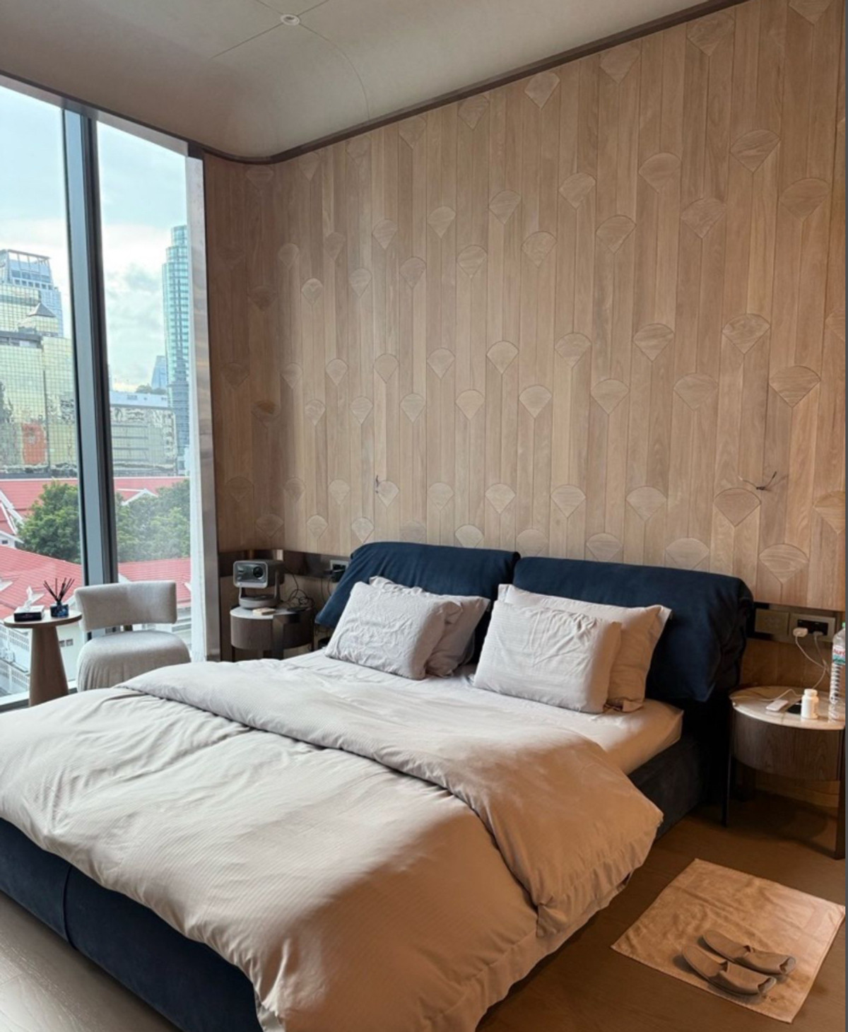 For RentCondoWitthayu, Chidlom, Langsuan, Ploenchit : Scope Langsuan 80 sq.m. Please add LINE ID @806qphgn o8415o5483