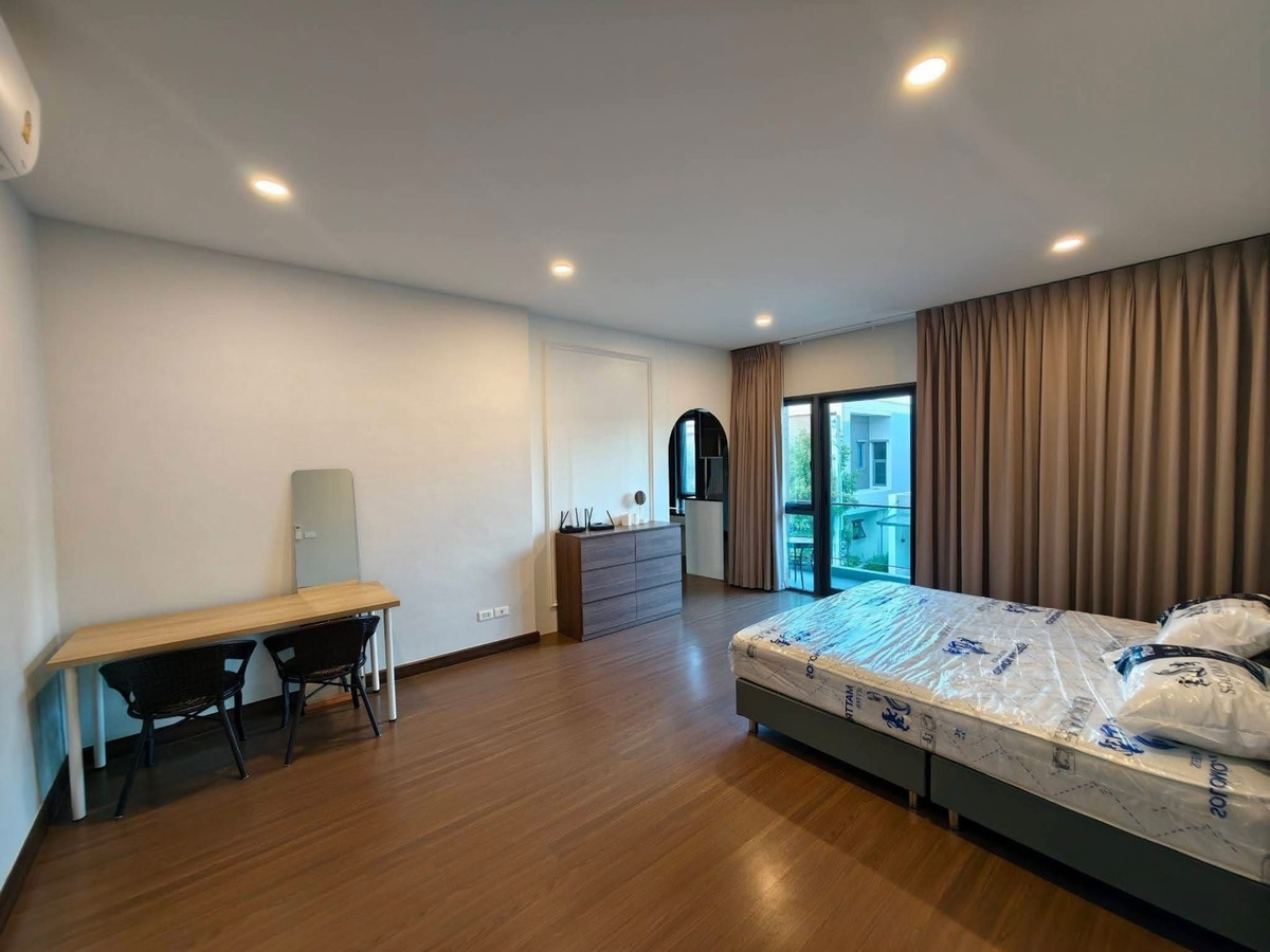 For RentHouseLadkrabang, Suwannaphum Airport : Luxury house for rent, The City Sukhumvit-On Nut.