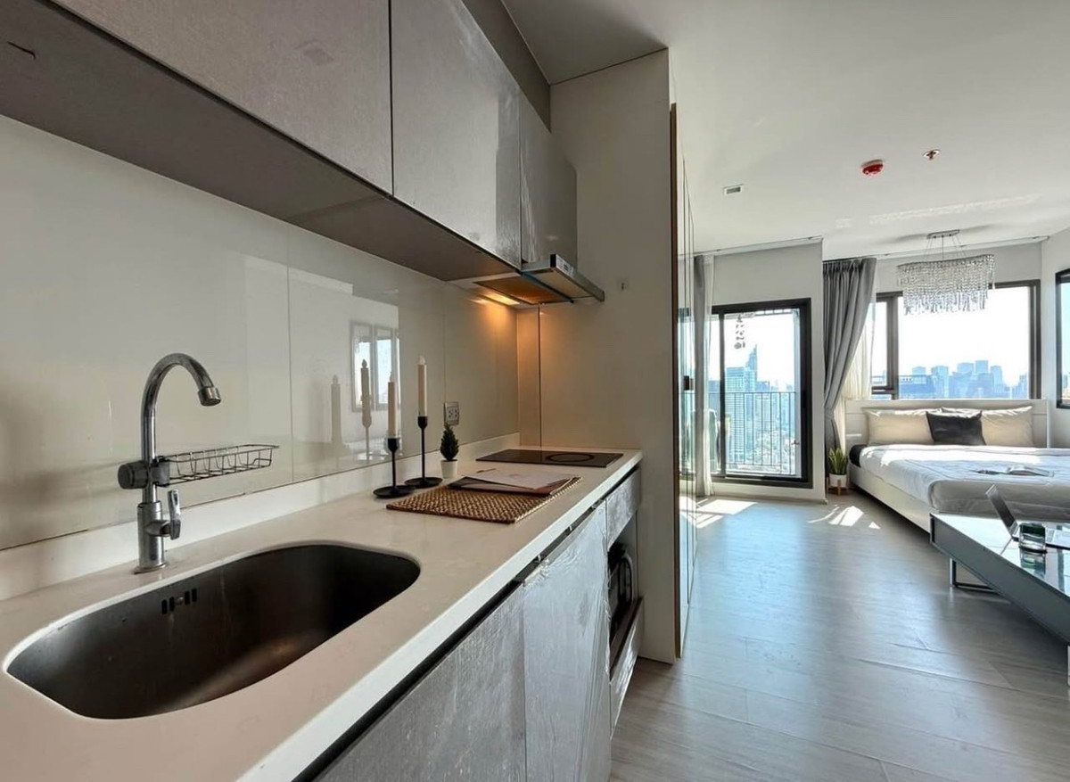 For RentCondoRama9, Petchburi, RCA : For rent: Life Asoke Rama9 (Life Asoke Rama 9) 1 bedroom, 1 bathroom (1bed plus) 27 sq m. Building A, 40th floor, beautiful city view, complete furniture and appliances, 19,000 baht.