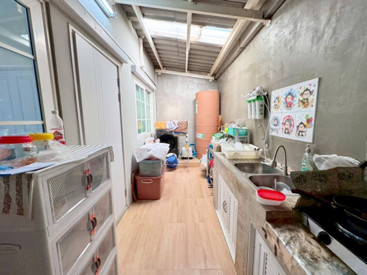 ขายทาวน์โฮมเกษตร นวมินทร์ ลาดปลาเค้า : ขาย ทาวน์เฮ้าส์ 2 ชั้น โกลเด้น ทาวน์ 3 ลาดพร้าว เกษตรนวมินทร์ 21.7 ตรว 117 ตรม 4 นอน 3 น้ำ บ้านหลังมุม