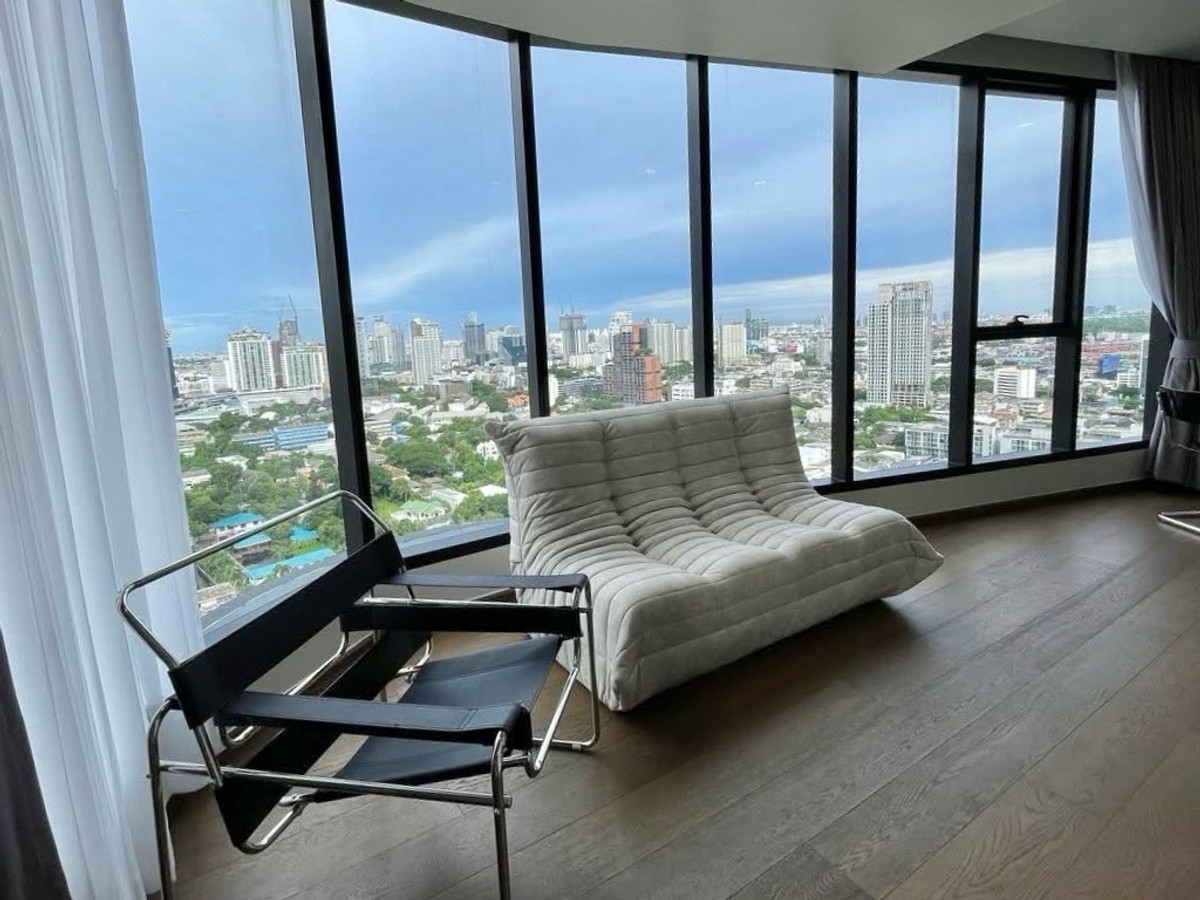 ขายคอนโดสุขุมวิท อโศก ทองหล่อ : ◈Ideo Q Sukhumvit 36◈ 50 sq.m.  • 1 bedroom, 1 bathroom  • Floor 20++  • Building A • Corner room • City view
