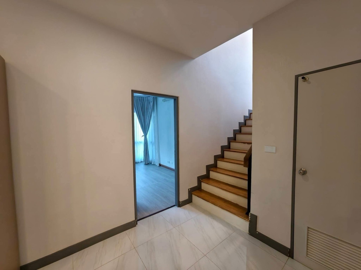 For RentHouseLadkrabang, Suwannaphum Airport : Luxury house for rent, The City Sukhumvit-On Nut.